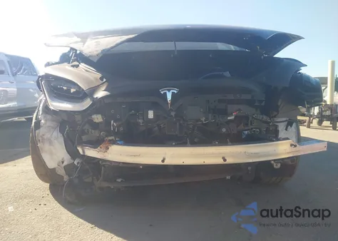 2022 Tesla Model X Plaid Tri Motor All-Wheel Drive z USA, uszkodzony, nr VIN 7SAXCBE63NF359143